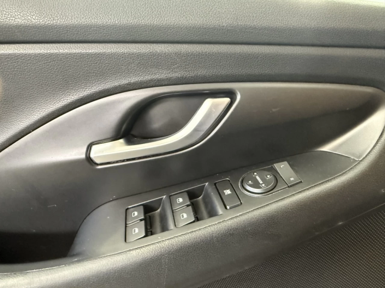 2018 Hyundai Elantra GT GL AUTO CAM DE RECUL BLUETOOTH **APPROUVÉ À 99.9%* Image principale