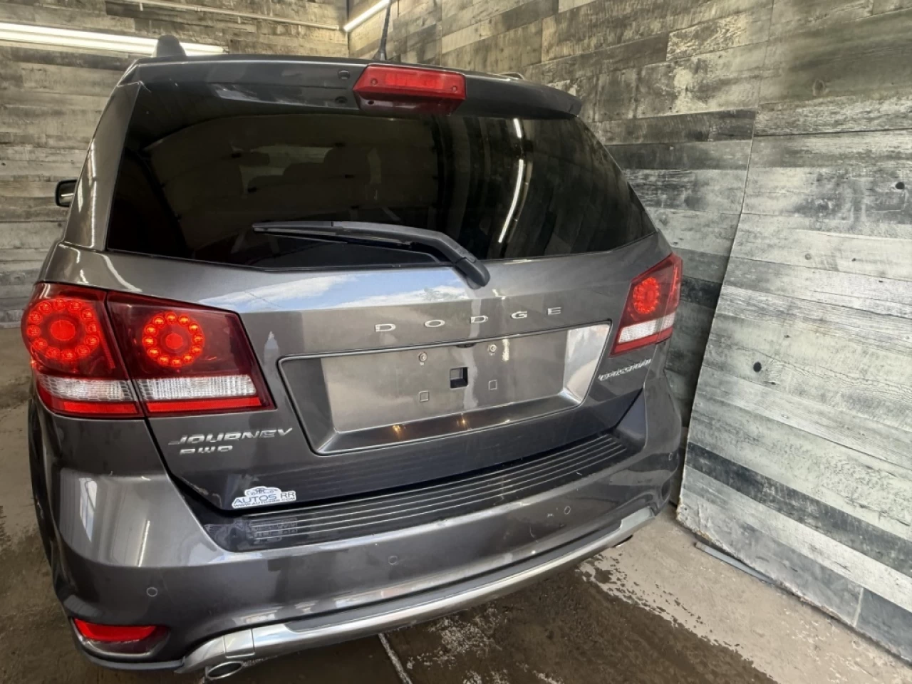 2017 Dodge Journey Crossroad AWD 7 PASS CUIR TOIT **APPROUVÉ À 99.9%* Image principale