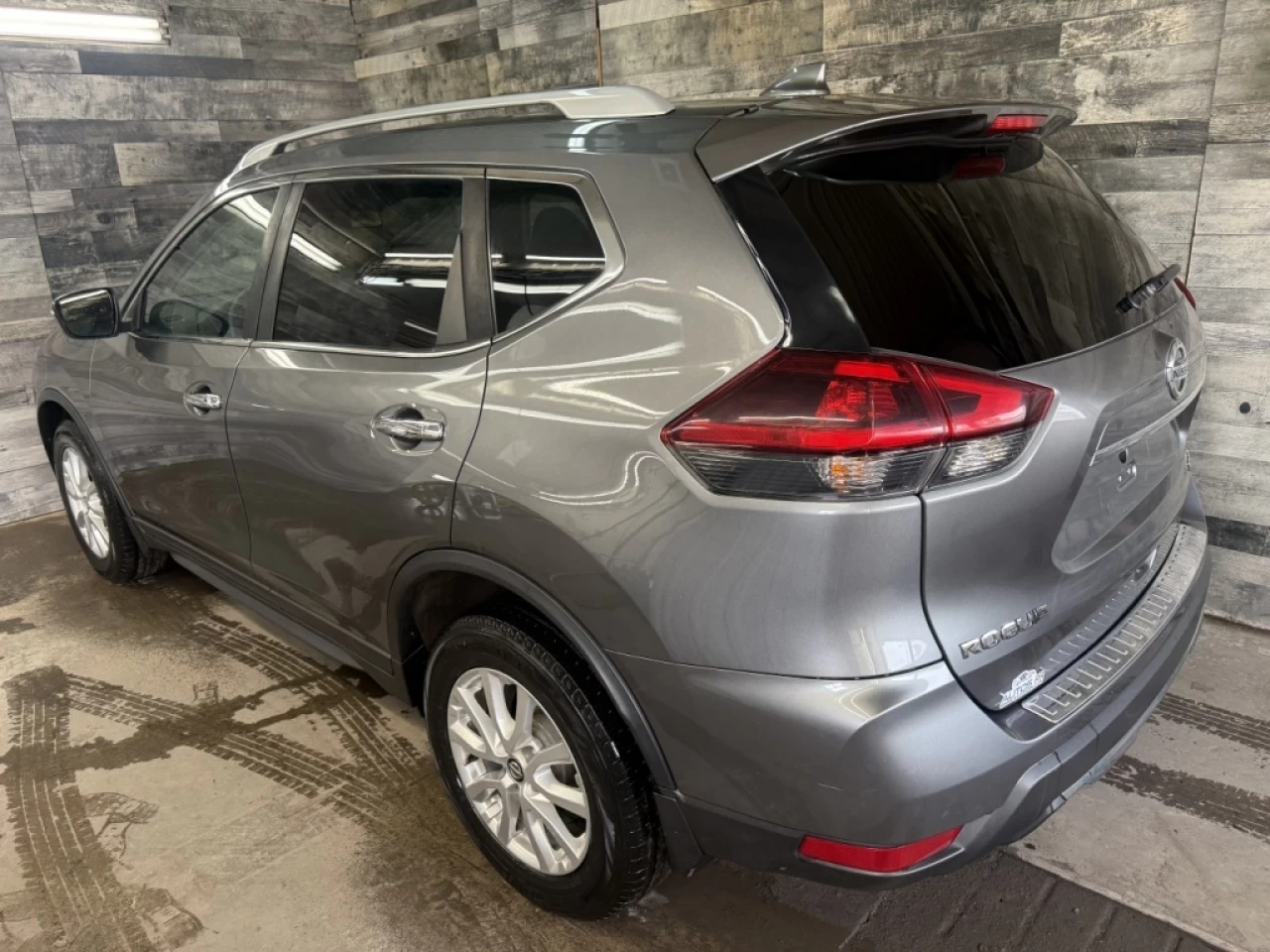 2019 Nissan Rogue SV AWD TOIT PANO CAM DE RECUL** APPROUVÉ À 99.9% * Image principale