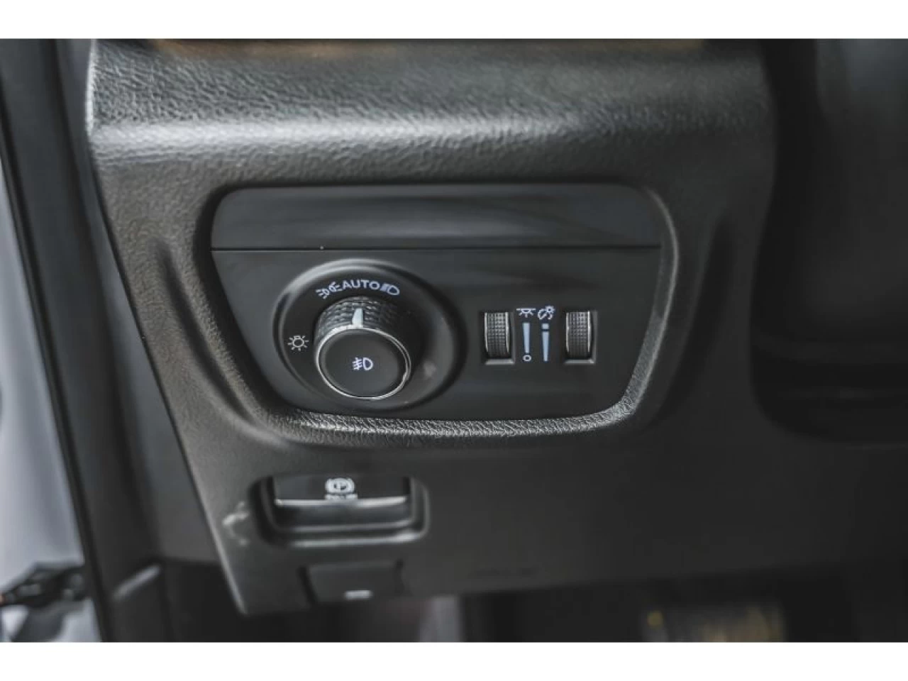 2024 Jeep Grand Cherokee L Limited 4x4 LUXURY TECH 2 BLACK APPEARANCE PCK Main Image