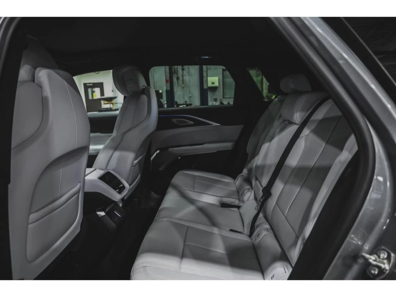 2024 Cadillac LYRIQ Luxury 2 AWD Image principale