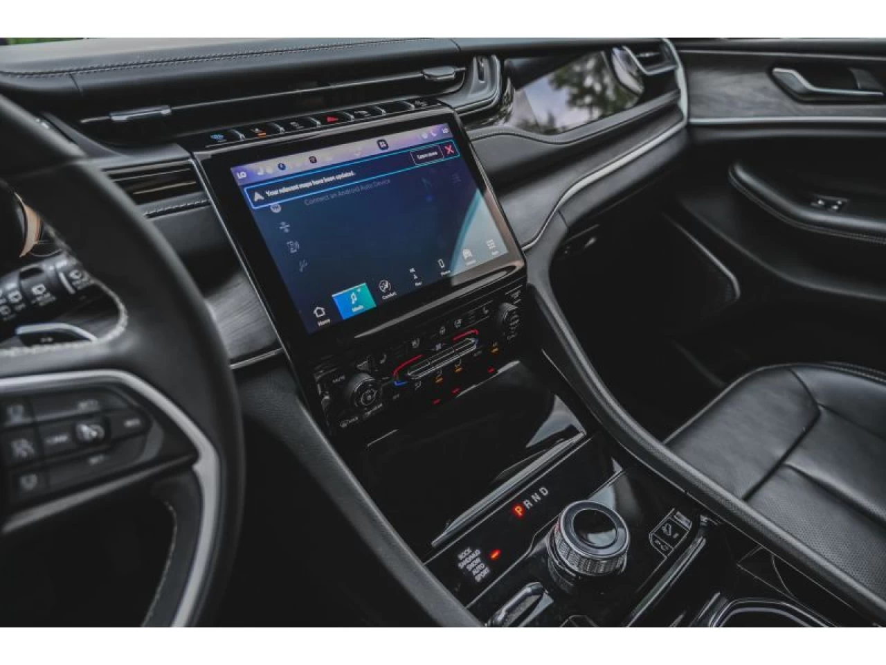 2022 Jeep Grand Cherokee 4xe 4x4 LUXURY REAR SEAT VIDEO PASSENGER SCREEN Image principale