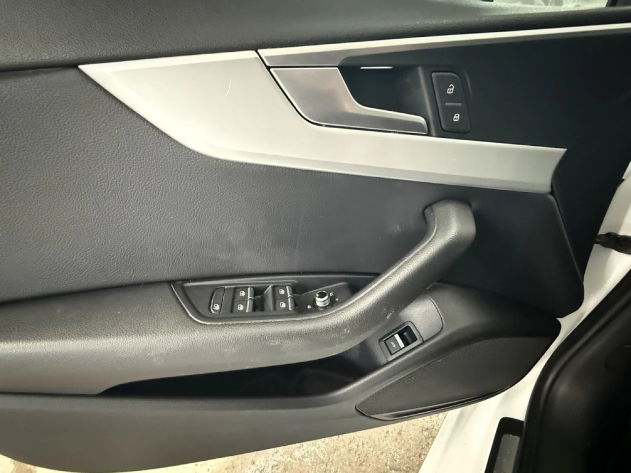 2018 Audi A4 Komfort S TRONIC AWD CUIR TOIT **APPROUVÉ À 99.9%* Image principale