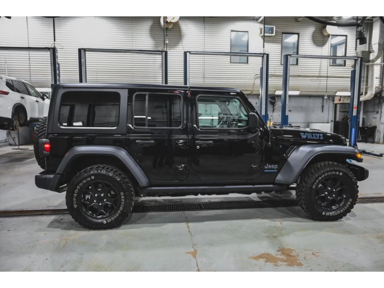 2023 Jeep Wrangler 4XE Willys 4X4 GROUPE REMORQUAGE ET TEMPS FROID Main Image