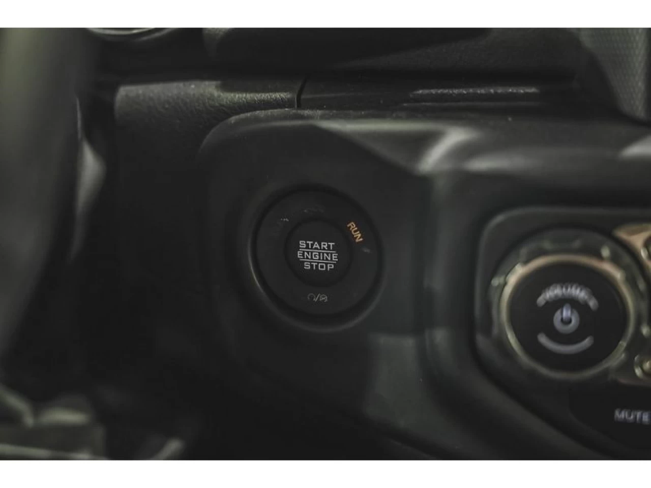 2023 Jeep Wrangler 4xe Sahara 4x4 TOIT SKY ONE-TOUCH Main Image