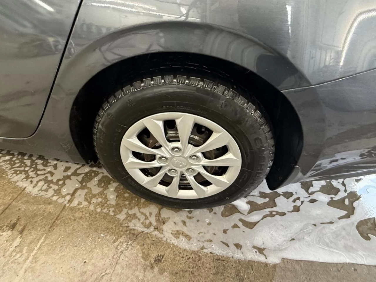 2020 Kia Forte LX Sieges chauffant Bluetooth **ApprouvÉe 99,9%** Image principale