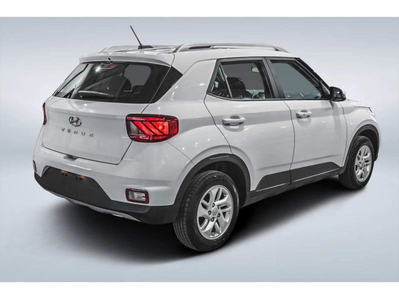 2025 Hyundai Venue Preferred IVT Main Image