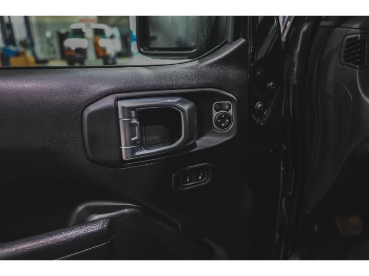 2023 Jeep Wrangler 4XE Willys 4X4 GROUPE REMORQUAGE ET TEMPS FROID Main Image