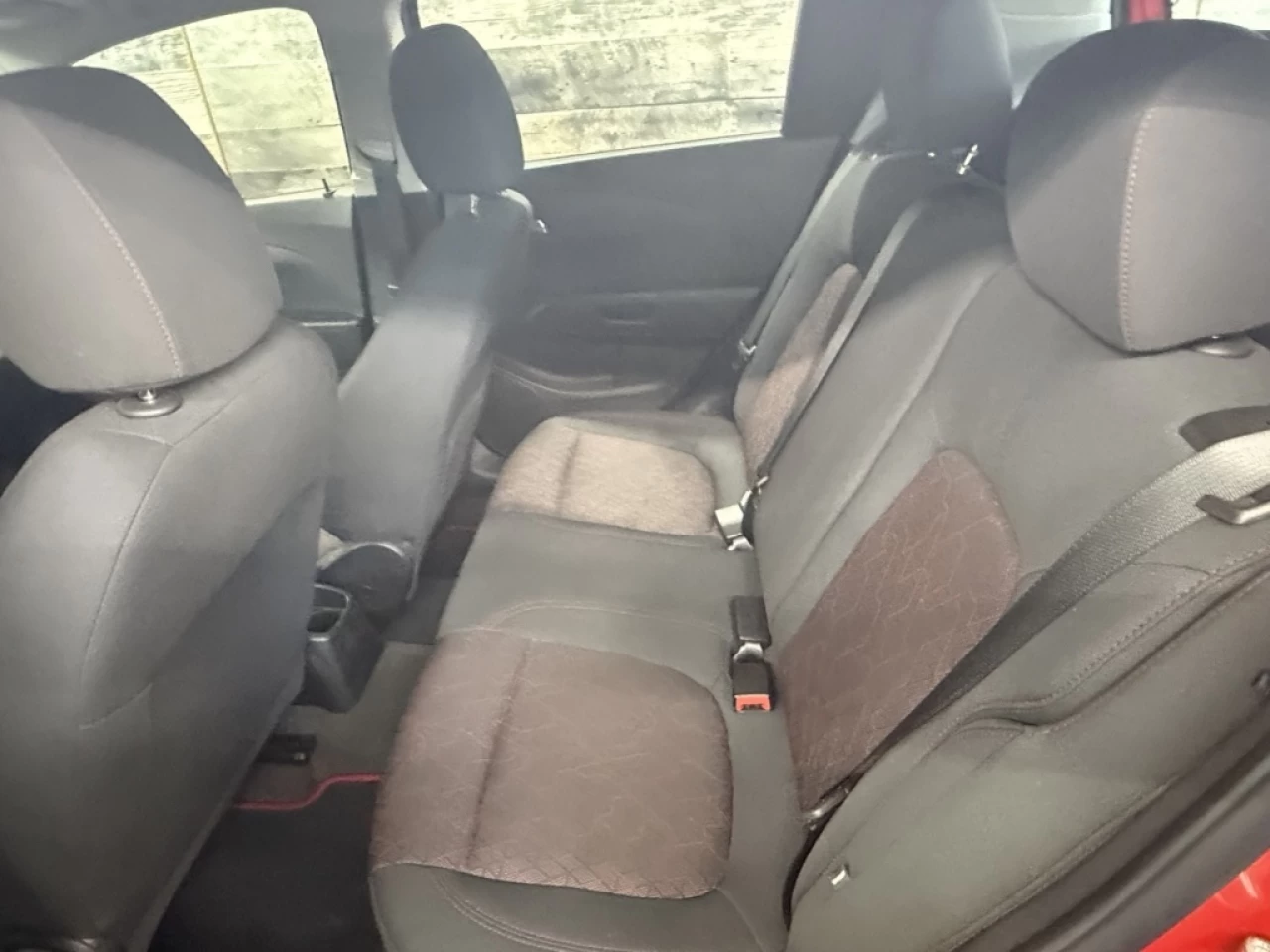 2018 Chevrolet Sonic LT AUTO TOIT CAM DE RECUL **APPROUVÉ À 99.9%** Image principale