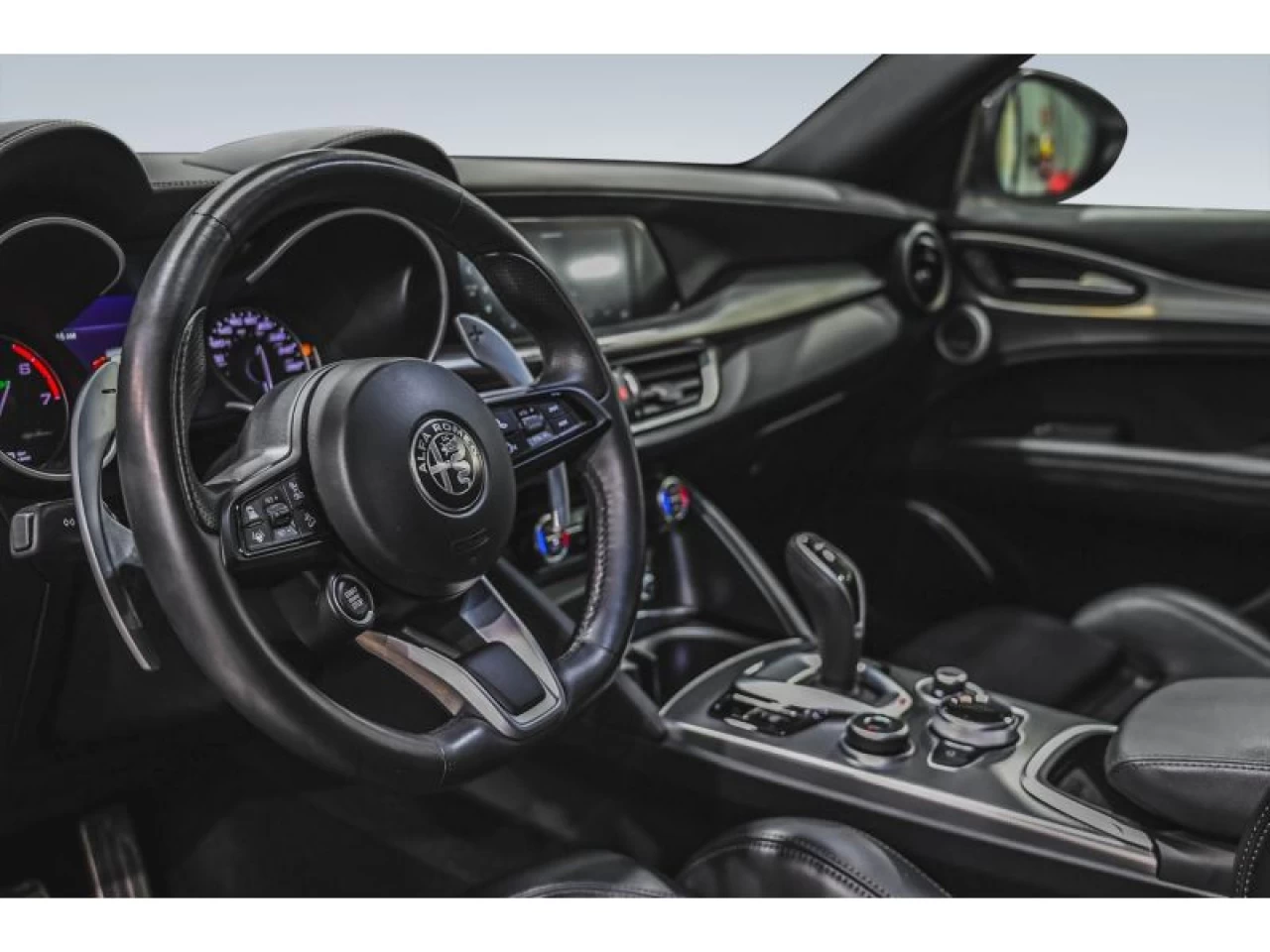 2022 Alfa Romeo Stelvio Veloce AWD Main Image