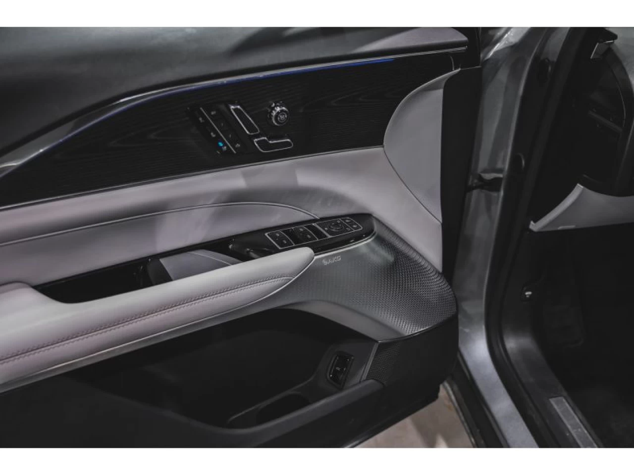 2024 Cadillac LYRIQ Luxury 2 AWD Image principale