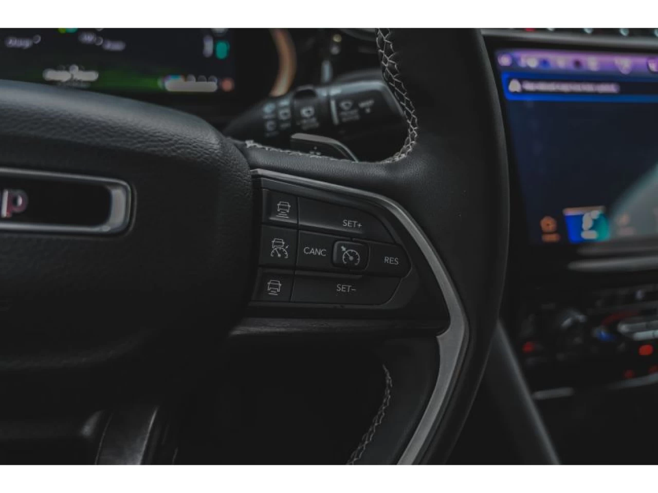 2022 Jeep Grand Cherokee 4xe 4x4 LUXURY REAR SEAT VIDEO PASSENGER SCREEN Image principale