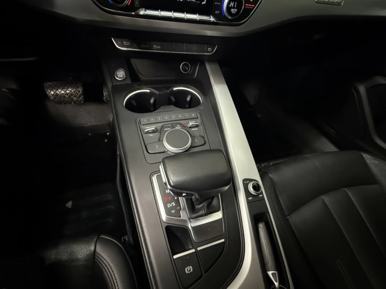 2018 Audi A4 Komfort S TRONIC AWD CUIR TOIT **APPROUVÉ À 99.9%* Image principale