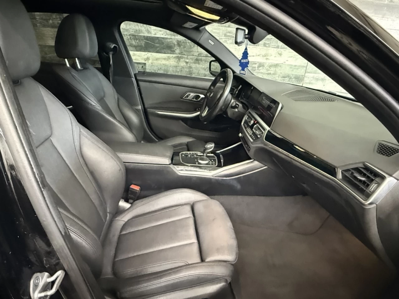 2021 BMW 3 Series 330i xDrive AWD CUIR TOIT NAV ** APPROUVÉ À 99.9% Image principale