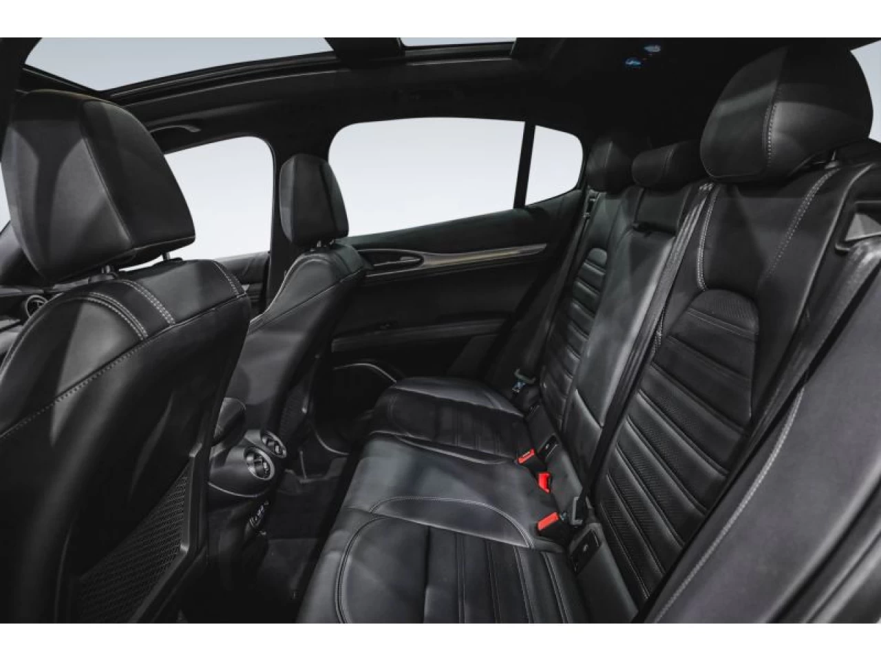 2022 Alfa Romeo Stelvio Veloce AWD Main Image