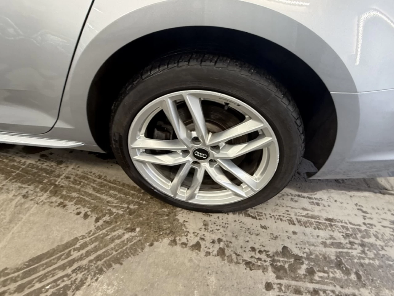 2018 Audi A4 Technik AWD CUIR NAV TOIT **APPROUVÉ À 99.9%** Image principale