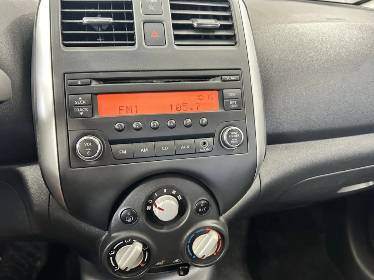 2017 Nissan Micra S AUTO A/C BLUETOOTH **APPROUVÉE 99,9%** Image principale