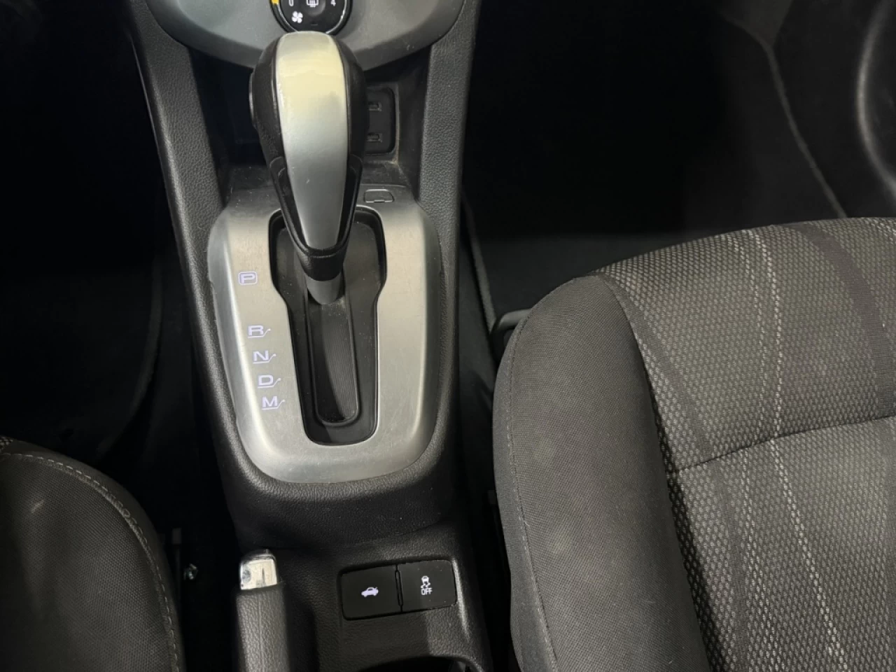 2018 Chevrolet Sonic LT Auto Apple carplay/Android **ApprouvÉ À 99.9%** Image principale