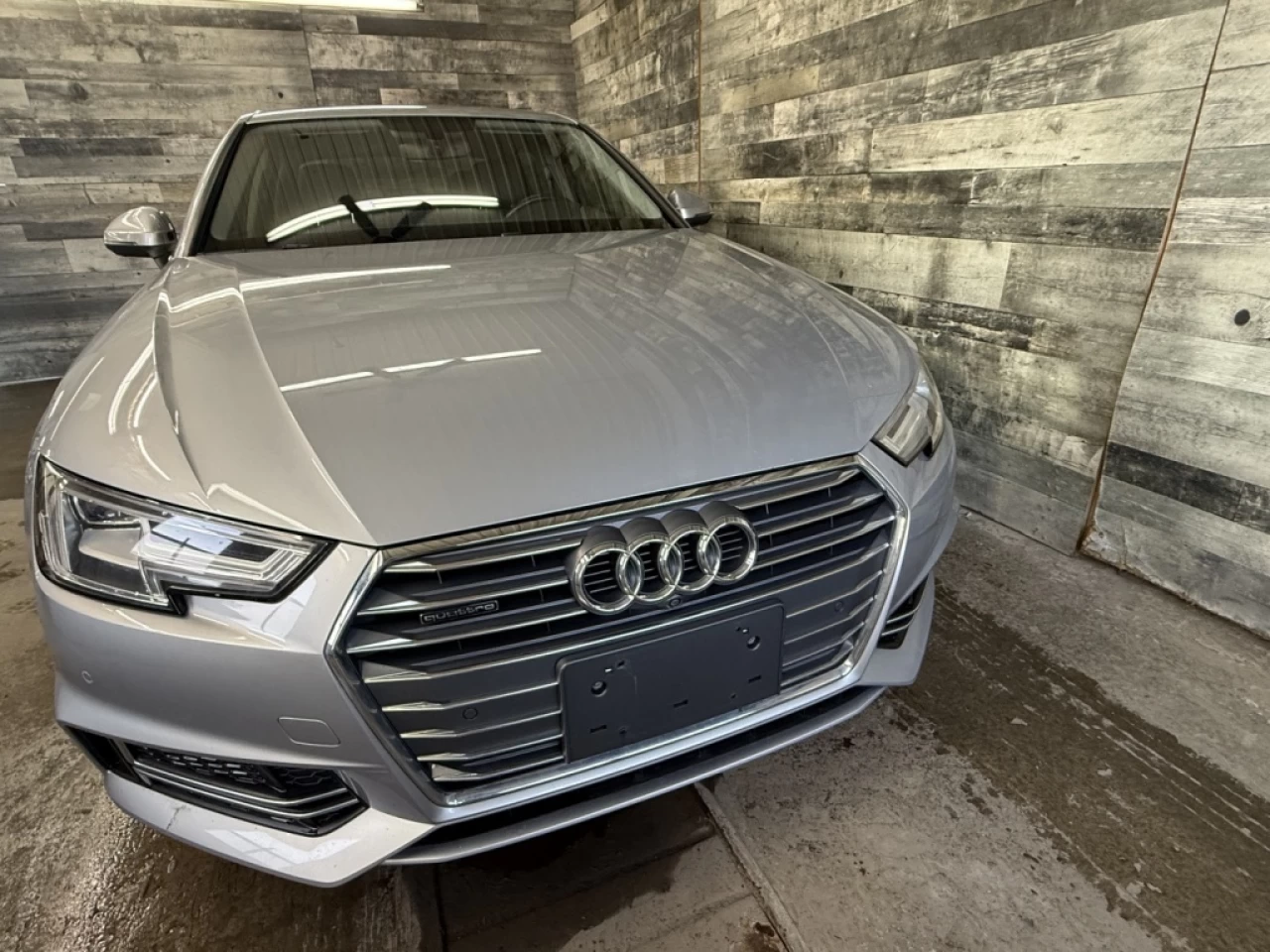 2018 Audi A4 Technik AWD CUIR NAV TOIT **APPROUVÉ À 99.9%** Image principale