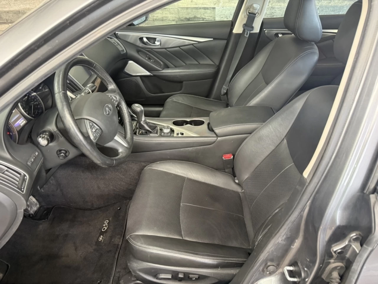 2017 Infiniti Q50 AWD CUIR TOIT NAV **APPROUVÉ À 99.9%** Image principale