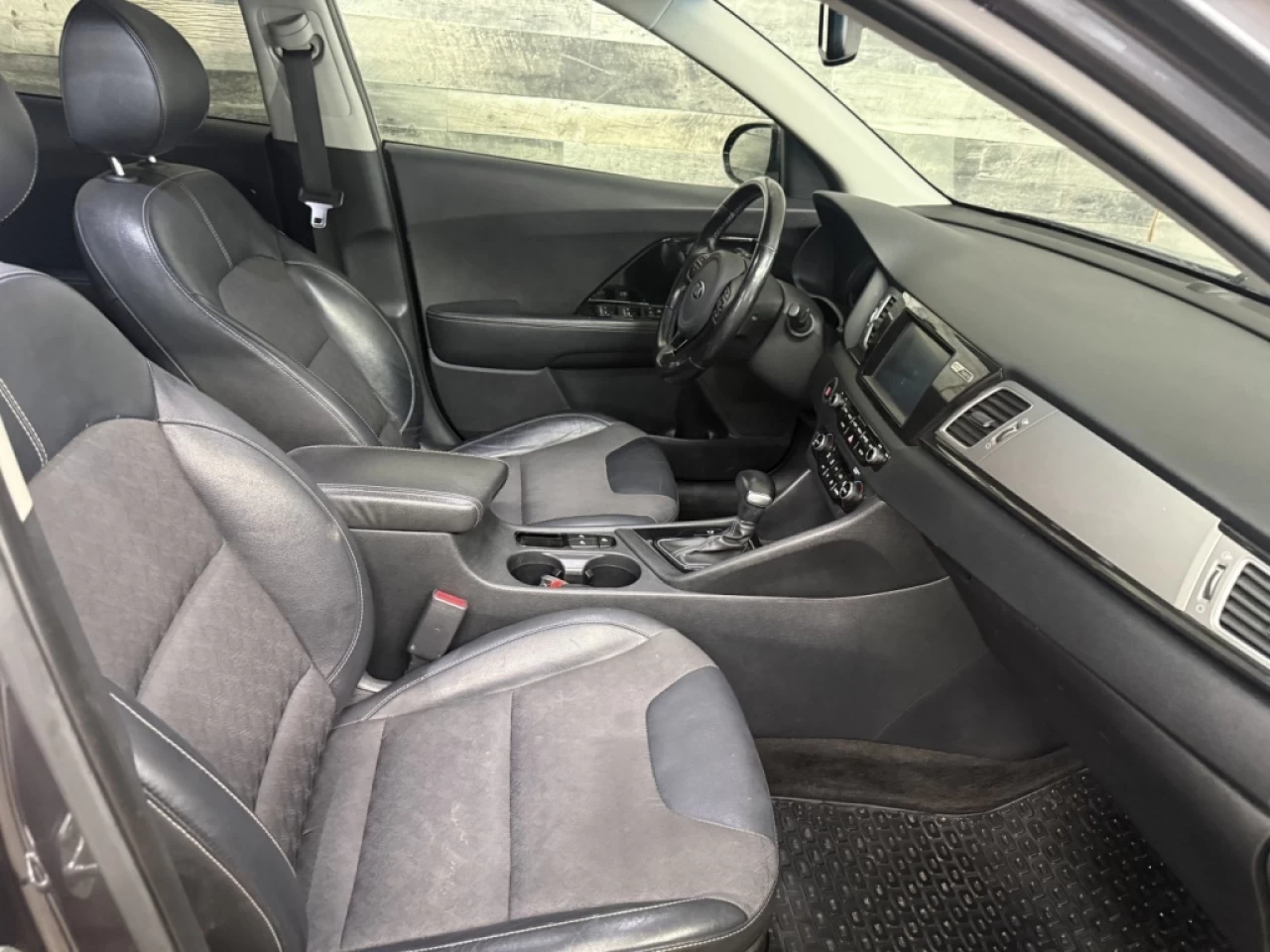 2019 Kia Niro EX HYBRID CUIR TOIT ** APPROUVÉ À 99.9%** Image principale