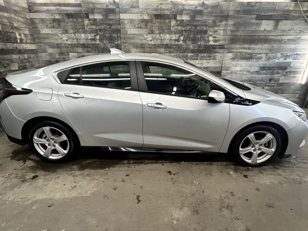 2019 Chevrolet Volt LT HYBRID **APPROUVÉ À 99.9%** Image principale
