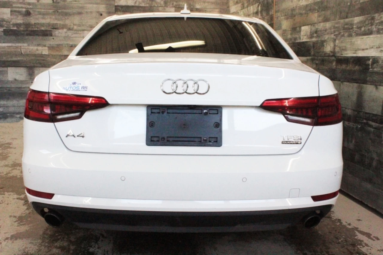 2017 Audi A4 Progressiv Awd Cuir Toit **ApprouvÉ À 99.9%** Image principale