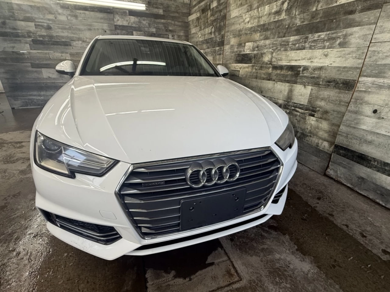 2018 Audi A4 Komfort S TRONIC AWD CUIR TOIT **APPROUVÉ À 99.9%* Image principale