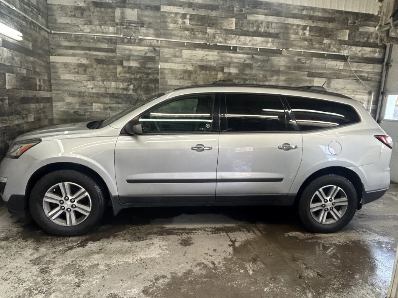 2017 Chevrolet Traverse 8 PASS AWD BLUETOOTH CAM DE RECUL ***APPROUVÉE 99. Image principale