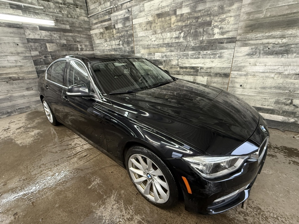 BMW 2017 3 Series 320i xDrive AWD CUIR TOIT **APPRUVÉ À 99.9%**